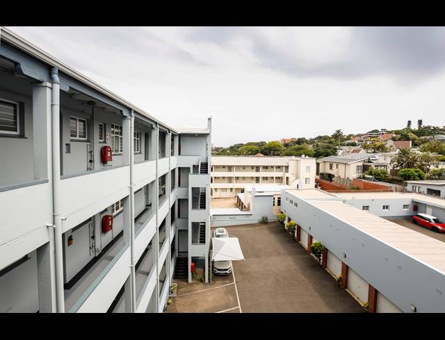 3 BEDROOM APARTMENT TO LET IN ESSENWOOD